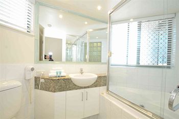 Malibu Mooloolaba - Tourism Caloundra 1