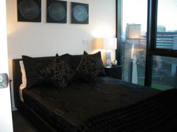 Docklands Executive Apartments - Tourism Caloundra 0