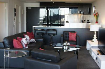 Docklands Executive Apartments - Tourism Caloundra 10
