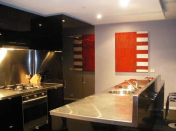 Docklands Executive Apartments - Tourism Caloundra 15