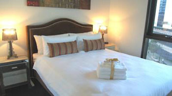 Docklands Executive Apartments - Tourism Caloundra 16