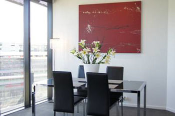 Docklands Executive Apartments - Tourism Caloundra 23
