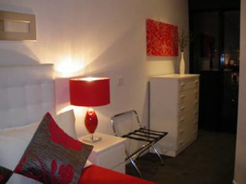 Docklands Executive Apartments - Tourism Caloundra 27