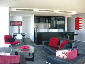 Docklands Executive Apartments - Tourism Caloundra 30