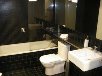Docklands Executive Apartments - Tourism Caloundra 40