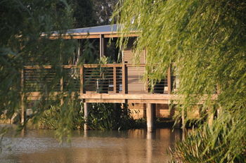 Lilies Luxury Retreats - Tourism Caloundra 25