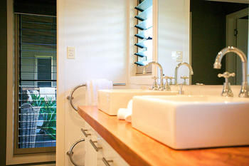 Lilies Luxury Retreats - Tourism Caloundra 28