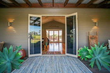 Lilies Luxury Retreats - Tourism Caloundra 31