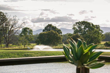 Lilies Luxury Retreats - Tourism Caloundra 44