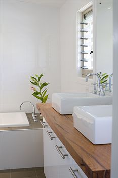 Lilies Luxury Retreats - Tourism Caloundra 11