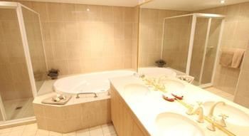 The Hermitage Motel - Tourism Caloundra 38