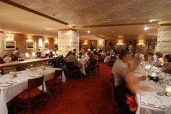 The Hermitage Motel - Tourism Caloundra 0