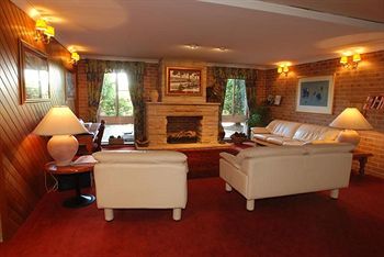 The Hermitage Motel - Tourism Caloundra 11