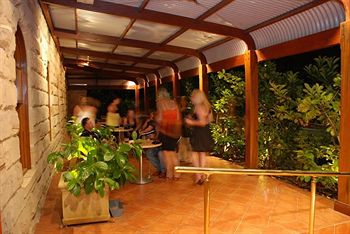 The Hermitage Motel - Tourism Caloundra 15