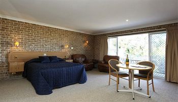 The Hermitage Motel - Tourism Caloundra 25