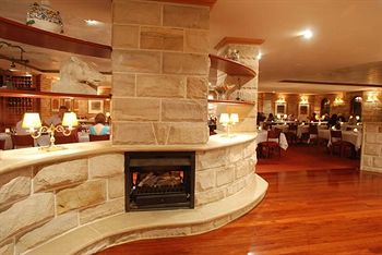 The Hermitage Motel - Tourism Caloundra 30