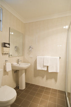 Noah's Mid City Motor Inn - Tourism Caloundra 0