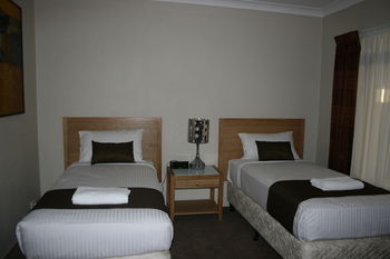 Noah's Mid City Motor Inn - Tourism Caloundra 10