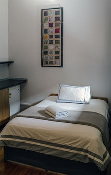 Cambridge Lodge - Hostel/Backpacker - Tourism Caloundra 28
