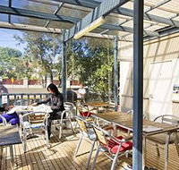 Cambridge Lodge - Hostel/Backpacker - Tourism Caloundra