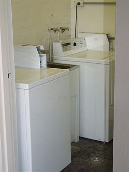 Cambridge Lodge - Hostel/Backpacker - Tourism Caloundra 2