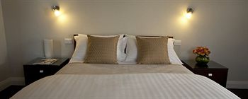The Huskisson - Tourism Caloundra 3