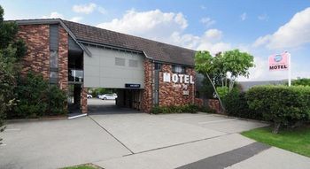 The Huskisson - Tourism Caloundra 10
