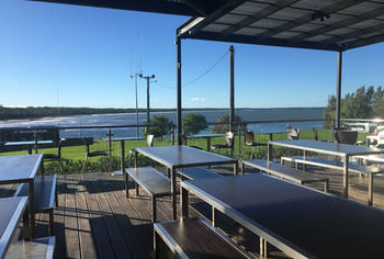 The Huskisson - Tourism Caloundra 14