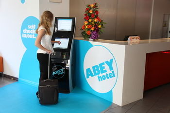 Abey Hotel - Tourism Caloundra 9
