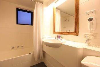 Abey Hotel - Tourism Caloundra 12