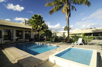 McNevin's Tamworth Motel - Tourism Caloundra 1