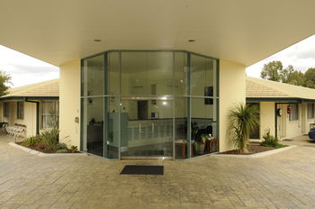 McNevin's Tamworth Motel - Tourism Caloundra 8