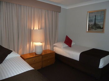 McNevin's Tamworth Motel - Tourism Caloundra 9