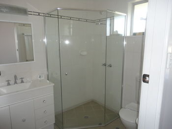 McNevin's Tamworth Motel - Tourism Caloundra 11