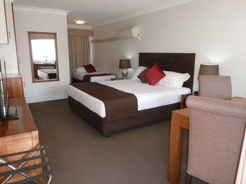 McNevin's Tamworth Motel - Tourism Caloundra 24