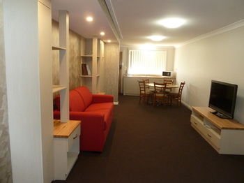 McNevin's Tamworth Motel - Tourism Caloundra 25