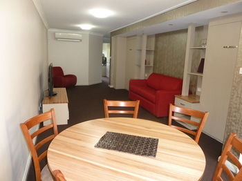 McNevin's Tamworth Motel - Tourism Caloundra 29
