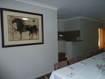 McNevin's Tamworth Motel - Tourism Caloundra 30