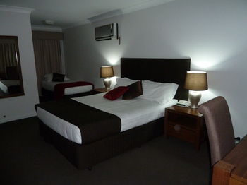 McNevin's Tamworth Motel - Tourism Caloundra 31