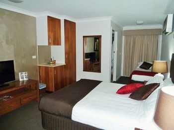 McNevin's Tamworth Motel - Tourism Caloundra 32