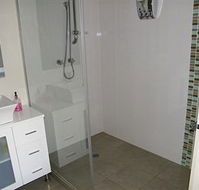 DeaposVine Escape - Tourism Caloundra