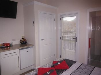 King Street Boutique Motel - Tourism Caloundra 1