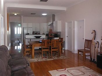King Street Boutique Motel - Tourism Caloundra 9