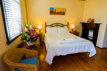 Sydney Harbour Bed & Breakfast - Tourism Caloundra 12