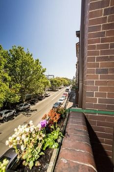 Sydney Harbour Bed & Breakfast - Tourism Caloundra 23