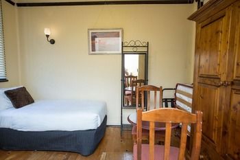 Sydney Harbour Bed & Breakfast - Tourism Caloundra 27