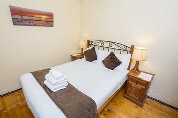Sydney Harbour Bed & Breakfast - Tourism Caloundra 28