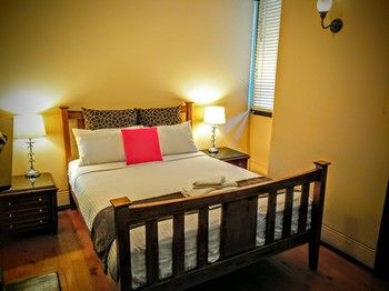 Sydney Harbour Bed & Breakfast - Tourism Caloundra 53