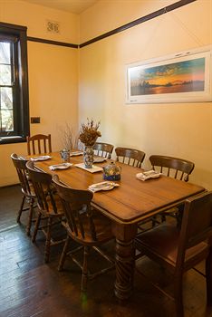 Sydney Harbour Bed & Breakfast - Tourism Caloundra 0