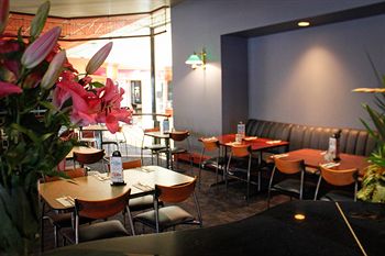Matthew Flinders Hotel - Tourism Caloundra 5